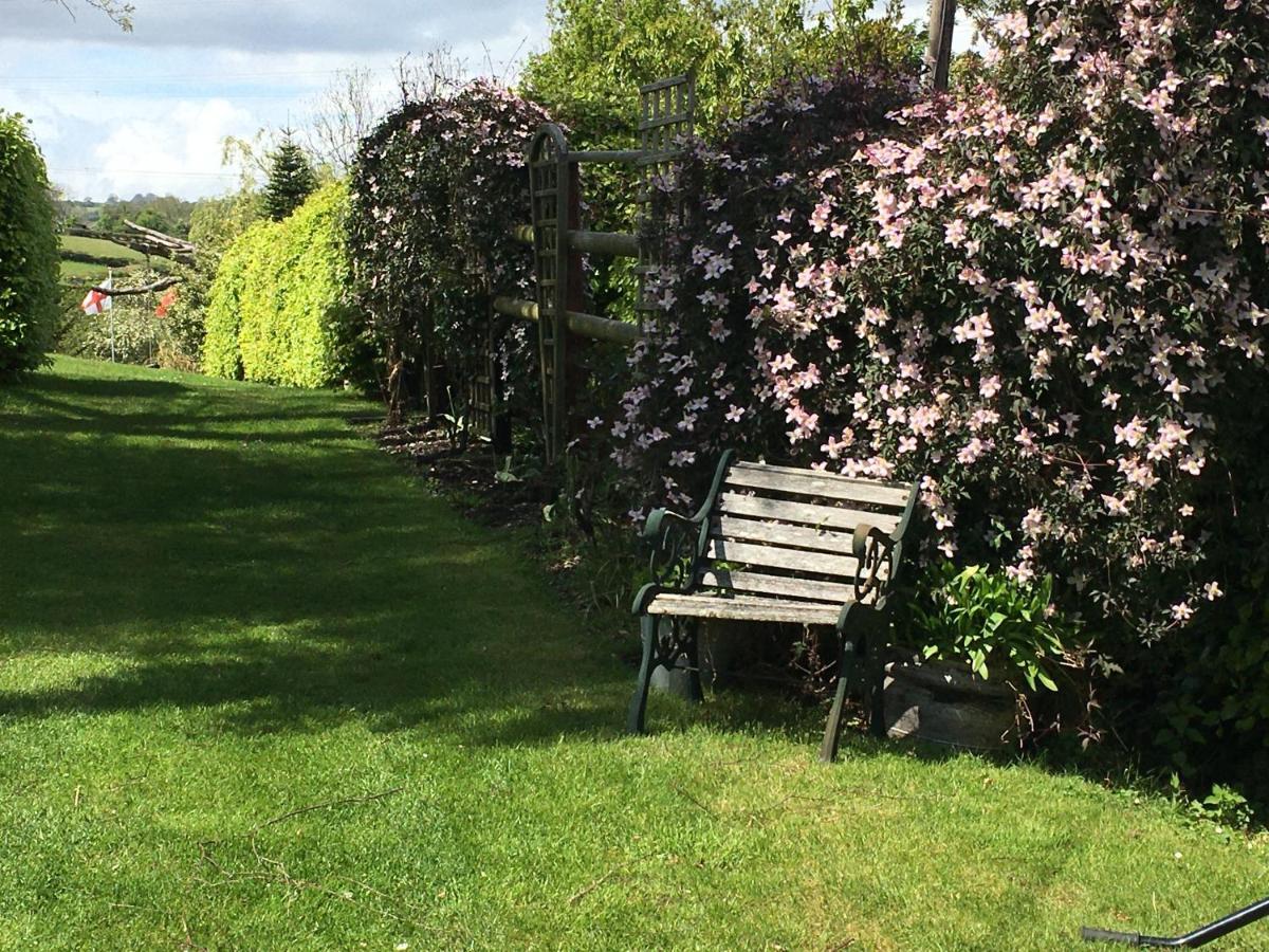 Llanwenarth Cottage A Beautiful Place To Just Be. Abergavenny Exterior photo